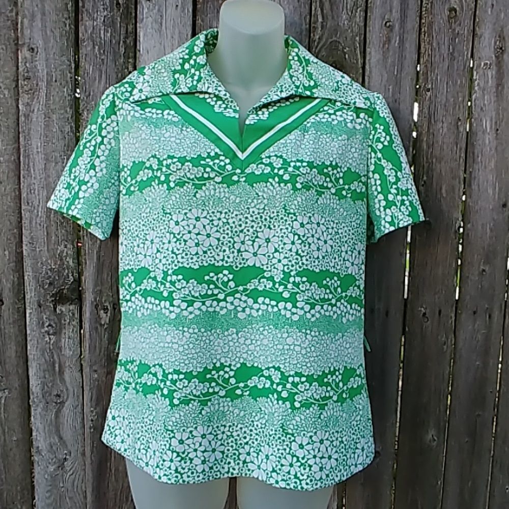 Vintage 60s Leslie Fay Green White Flower Shirt